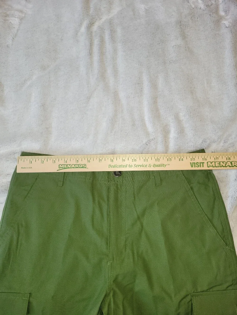 Eddie Bauer Mens Size 30 Dunite 10” Inseam Green Ripstop Cargo Shorts Hike Camp.